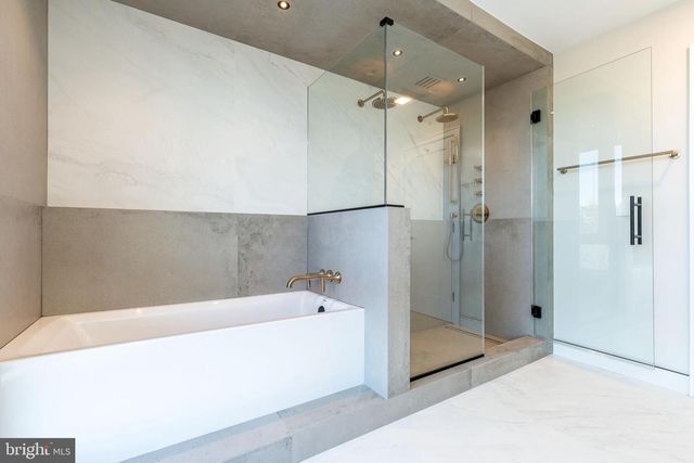 252 GATE ST, Philadelphia, PA 19128