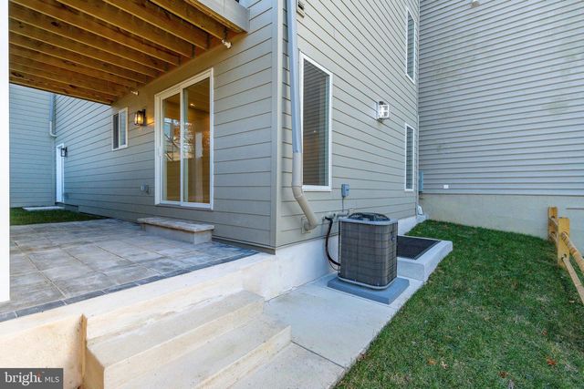 252 GATE ST, Philadelphia, PA 19128