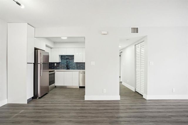 3220 NW 84th Avenue, Sunrise, FL 33351