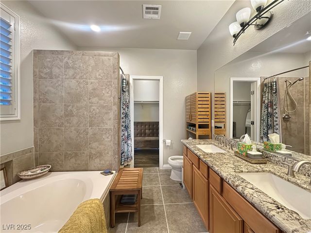 1004 Crescent Falls Street, Henderson, NV 89011