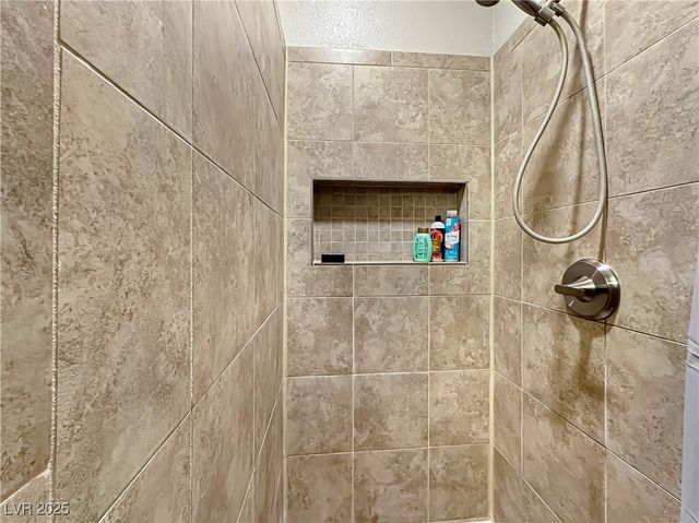 1004 Crescent Falls Street, Henderson, NV 89011