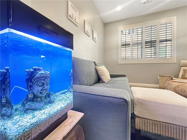 1004 Crescent Falls Street, Henderson, NV 89011