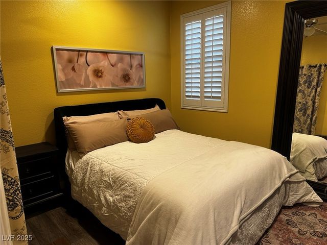 1004 Crescent Falls Street, Henderson, NV 89011