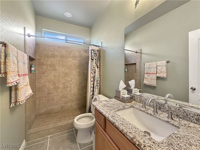 1004 Crescent Falls Street, Henderson, NV 89011