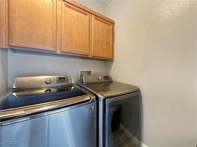 1004 Crescent Falls Street, Henderson, NV 89011