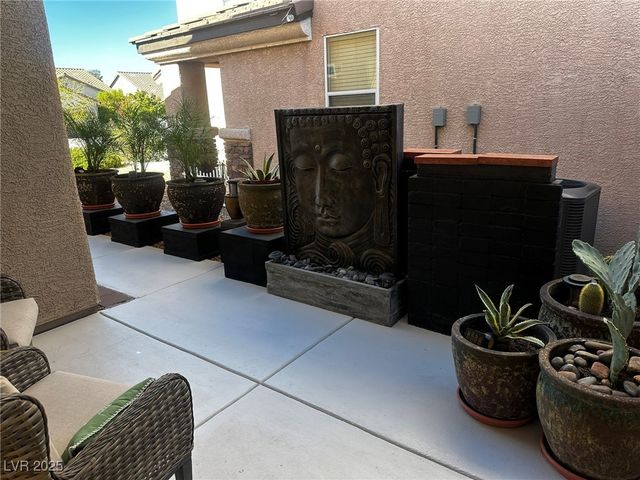 1004 Crescent Falls Street, Henderson, NV 89011