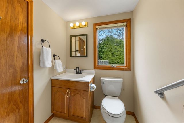 61 Oak Hill Rd, Chatham, MA 02633