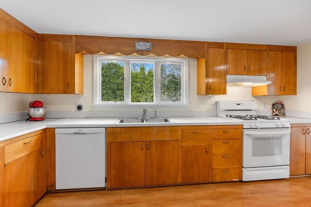 61 Oak Hill Rd, Chatham, MA 02633