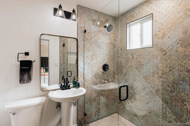 1953 Emerald St, San Diego, CA 92109