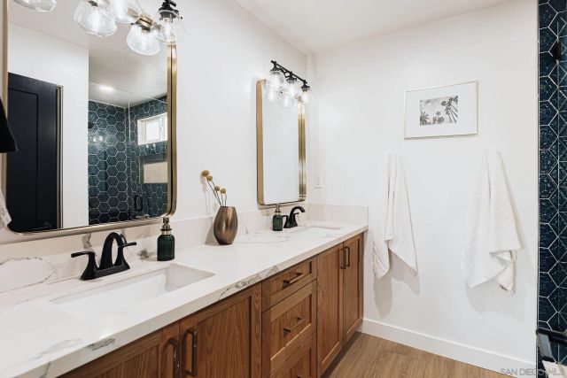 1953 Emerald St, San Diego, CA 92109