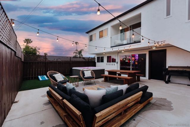 1953 Emerald St, San Diego, CA 92109