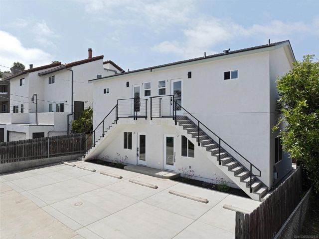 1953 Emerald St, San Diego, CA 92109