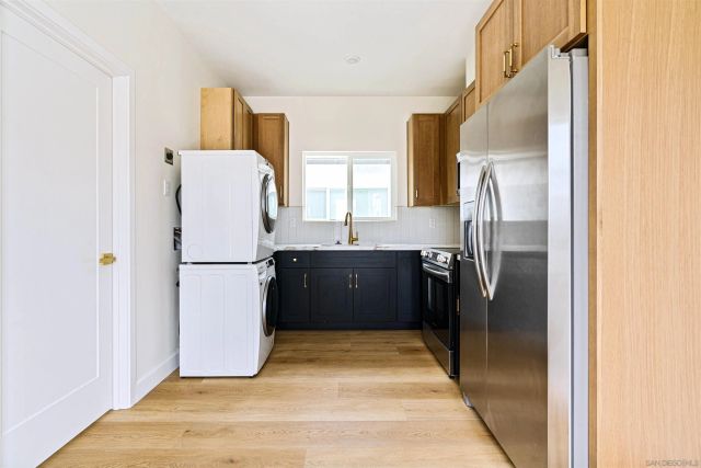 1953 Emerald St, San Diego, CA 92109