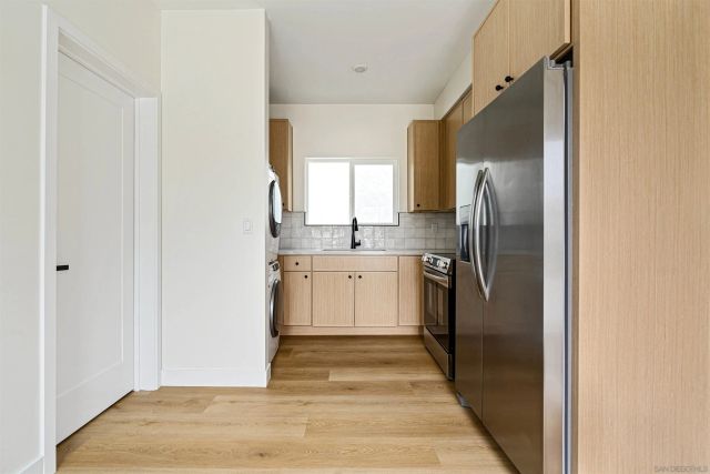 1953 Emerald St, San Diego, CA 92109