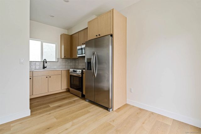 1953 Emerald St, San Diego, CA 92109