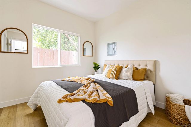 1953 Emerald St, San Diego, CA 92109