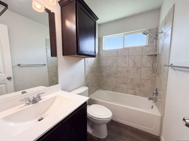 955 PUMPKIN RDG, New Braunfels, TX 78130