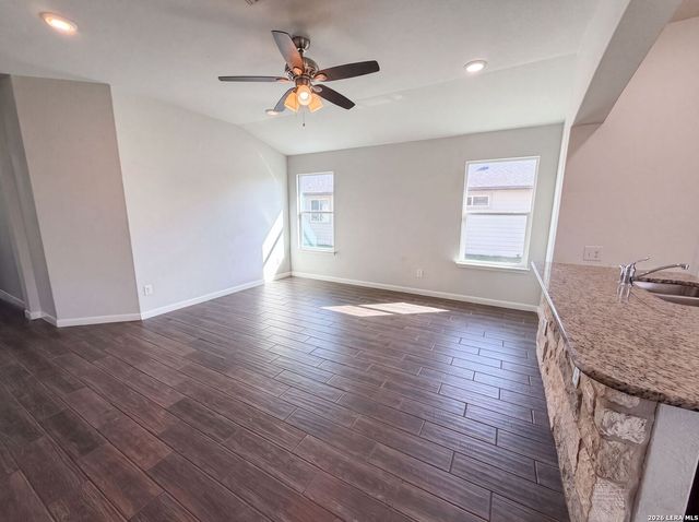 955 PUMPKIN RDG, New Braunfels, TX 78130