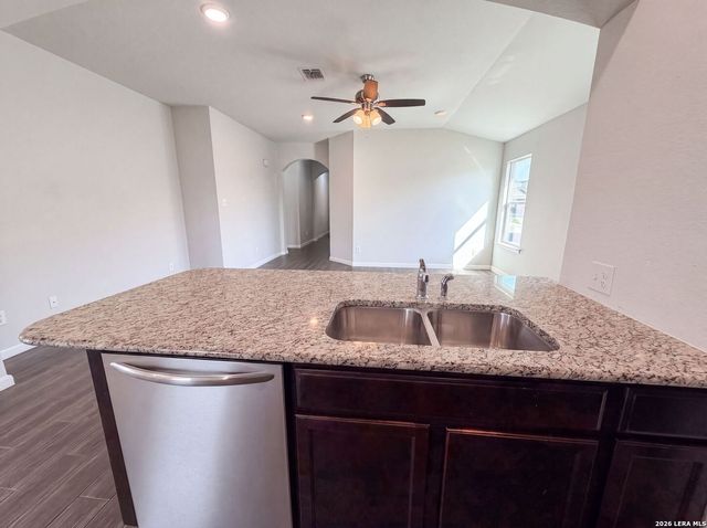 955 PUMPKIN RDG, New Braunfels, TX 78130