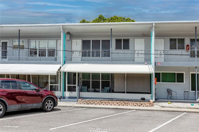 4152 55TH WAY N 1028, Kenneth City, FL 33709