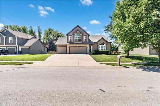 7905 NE 112th Street, Kansas City, MO 64157