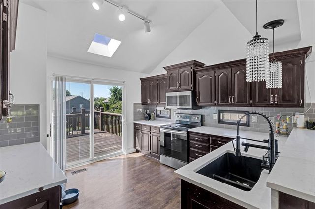 7905 NE 112th Street, Kansas City, MO 64157