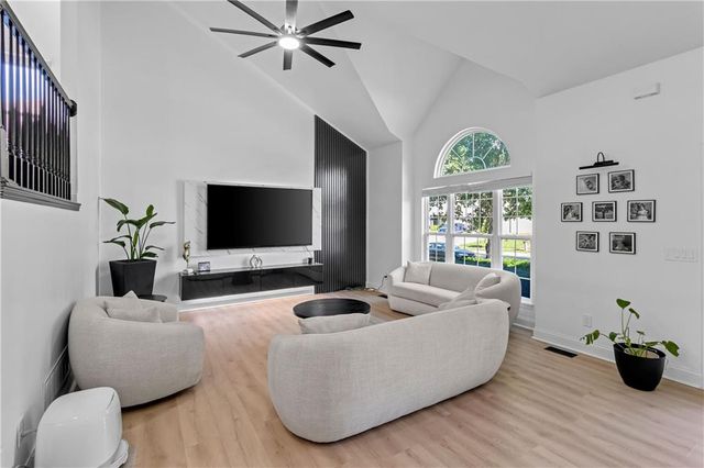 7905 NE 112th Street, Kansas City, MO 64157