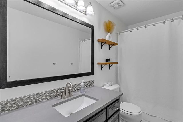 7905 NE 112th Street, Kansas City, MO 64157