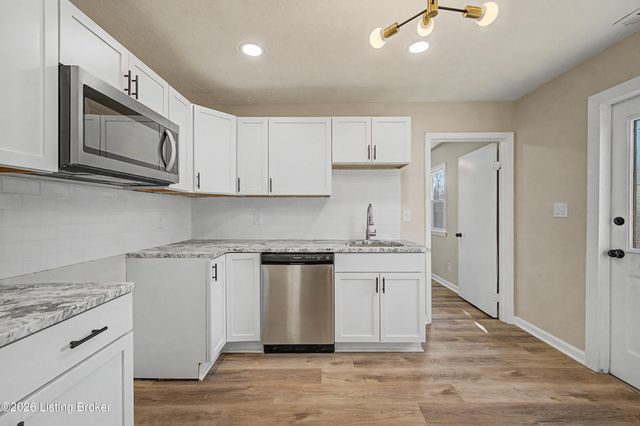 711 Shaffer Rd, Louisville, KY 40118