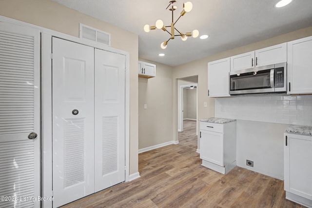 711 Shaffer Rd, Louisville, KY 40118