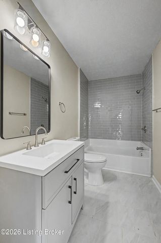 711 Shaffer Rd, Louisville, KY 40118