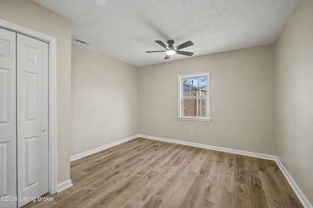 711 Shaffer Rd, Louisville, KY 40118