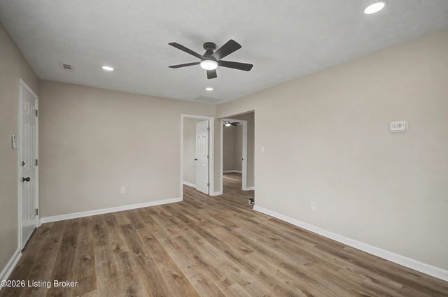 711 Shaffer Rd, Louisville, KY 40118