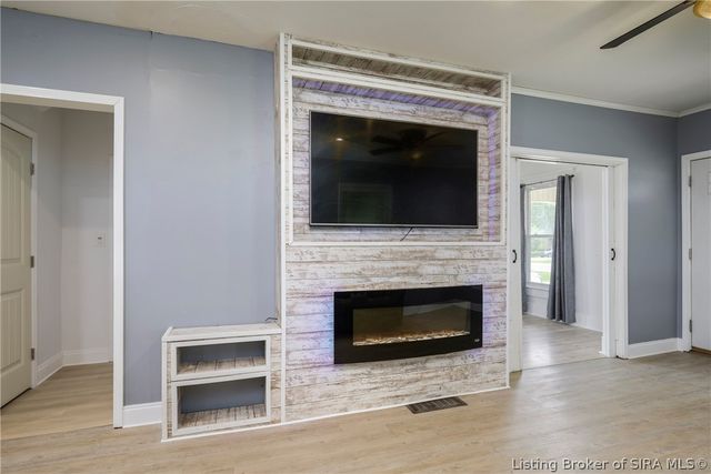 139 E Harrison Avenue, Clarksville, IN 47129