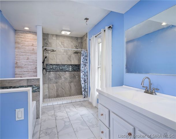 139 E Harrison Avenue, Clarksville, IN 47129