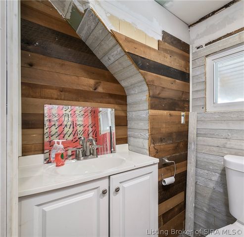 139 E Harrison Avenue, Clarksville, IN 47129