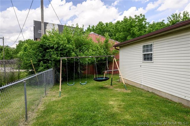 139 E Harrison Avenue, Clarksville, IN 47129