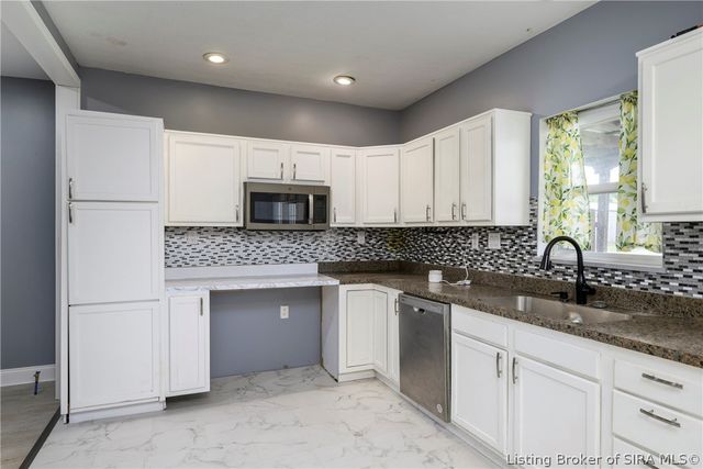 139 E Harrison Avenue, Clarksville, IN 47129