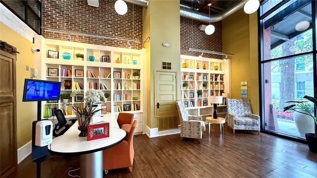 911 N ORANGE AVENUE 243, Orlando, FL 32801