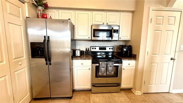 911 N ORANGE AVENUE 243, Orlando, FL 32801