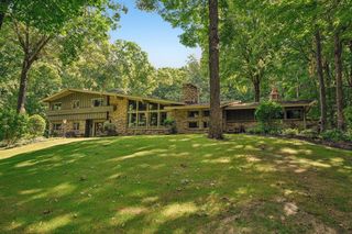 5880 Scenic DRIVE, West Bend, WI 53095