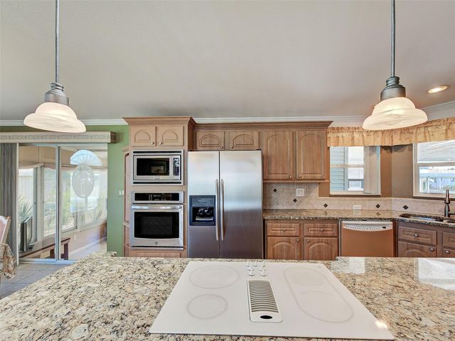 10 N BUENA VISTA AVENUE, Englewood, FL 34223