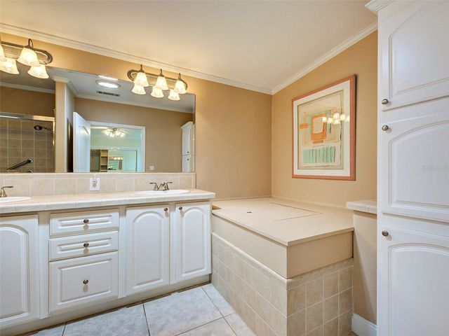 10 N BUENA VISTA AVENUE, Englewood, FL 34223