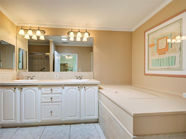 10 N BUENA VISTA AVENUE, Englewood, FL 34223