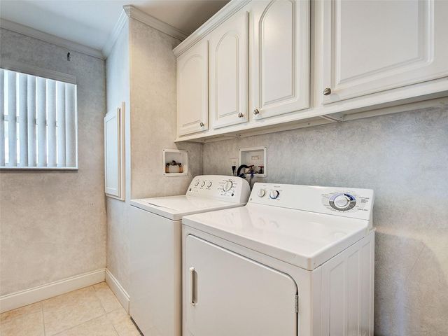 10 N BUENA VISTA AVENUE, Englewood, FL 34223