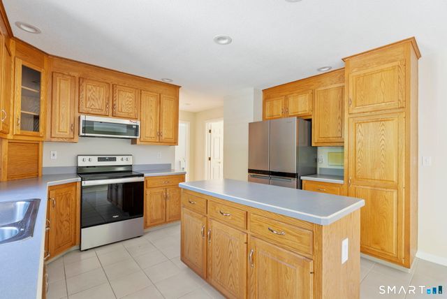555 Waterville Road, Avon, CT 06001