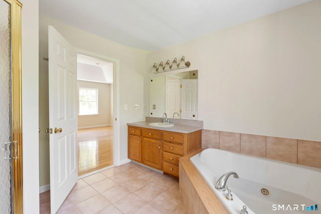 555 Waterville Road, Avon, CT 06001