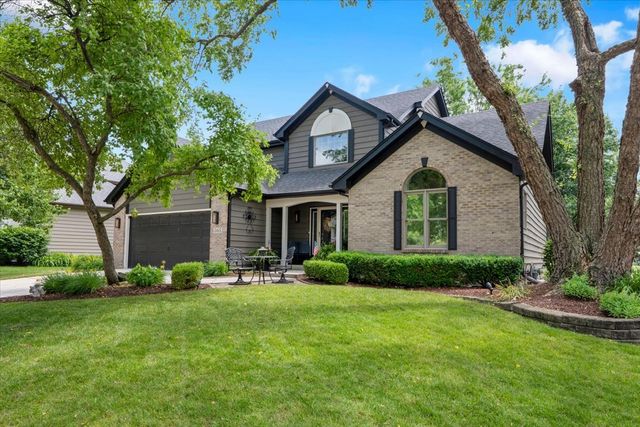 565 Blackberry Ridge Drive, Aurora, IL 60506