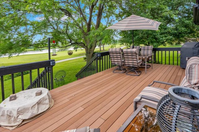 565 Blackberry Ridge Drive, Aurora, IL 60506