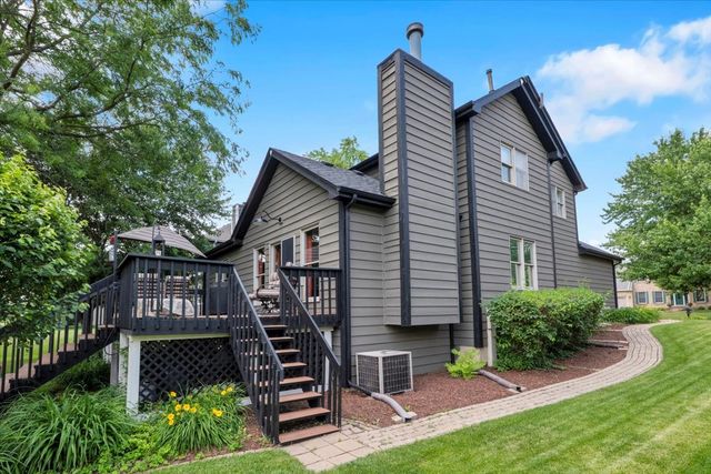 565 Blackberry Ridge Drive, Aurora, IL 60506